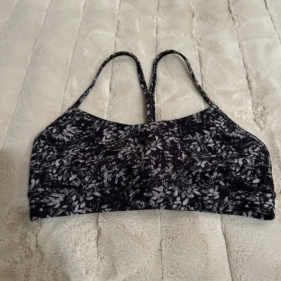lululemon athletica Other - Lululemon Flow Y Bra, Black, White & Grey Floral, Size 6